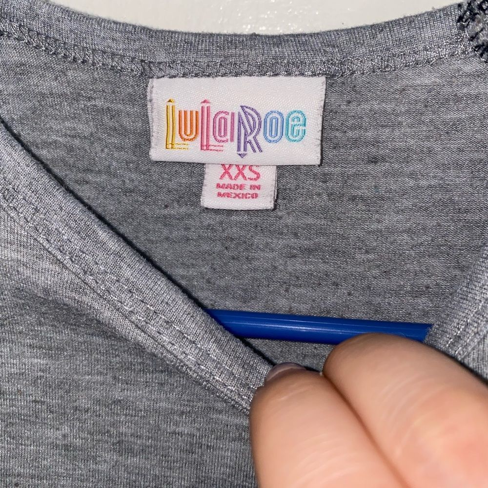LulaRoe Randy Top - Picture 2 of 3